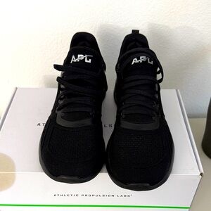 APL Men's TECHLOOM TRACER Black Athletic Shoes